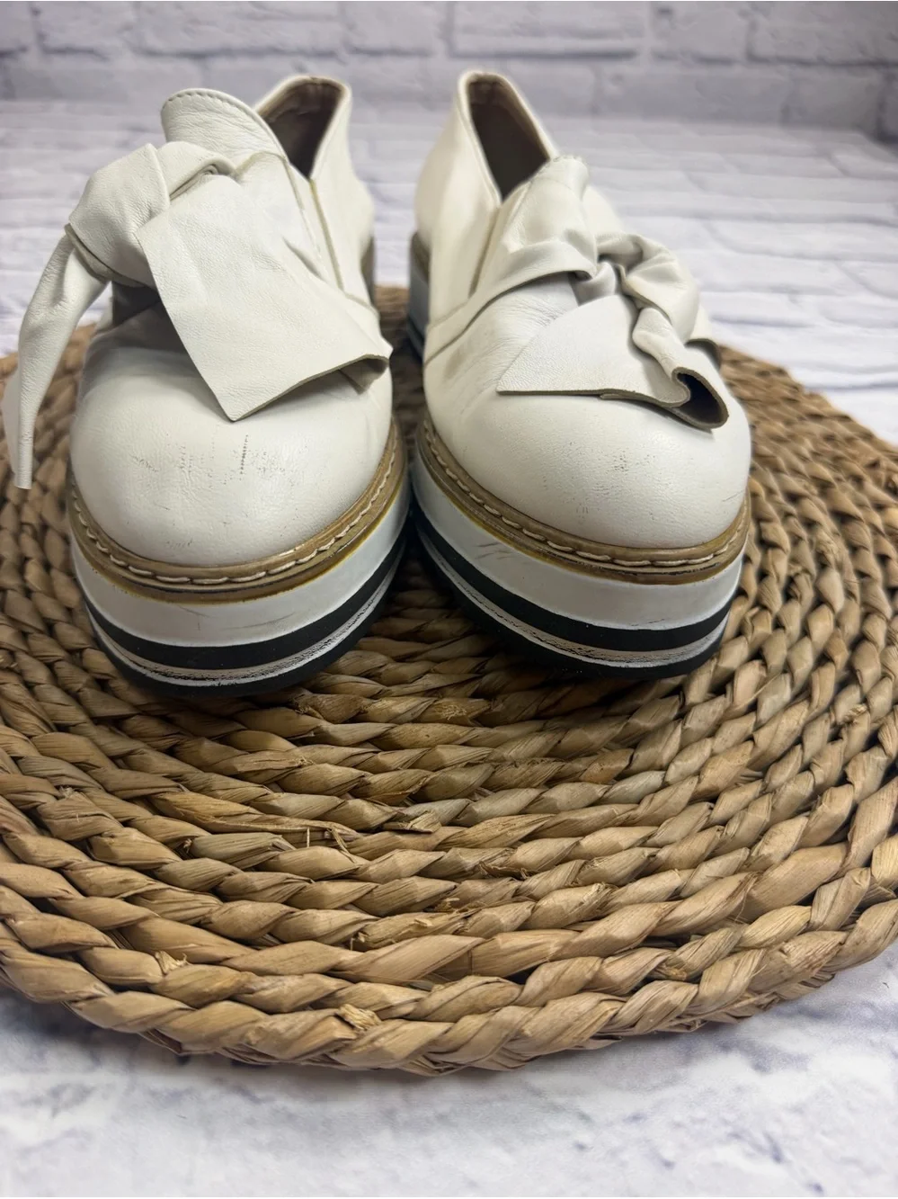 Summit by White Mountain Slip-On Leather Loafers. Made in Italy. Size 39/8.5